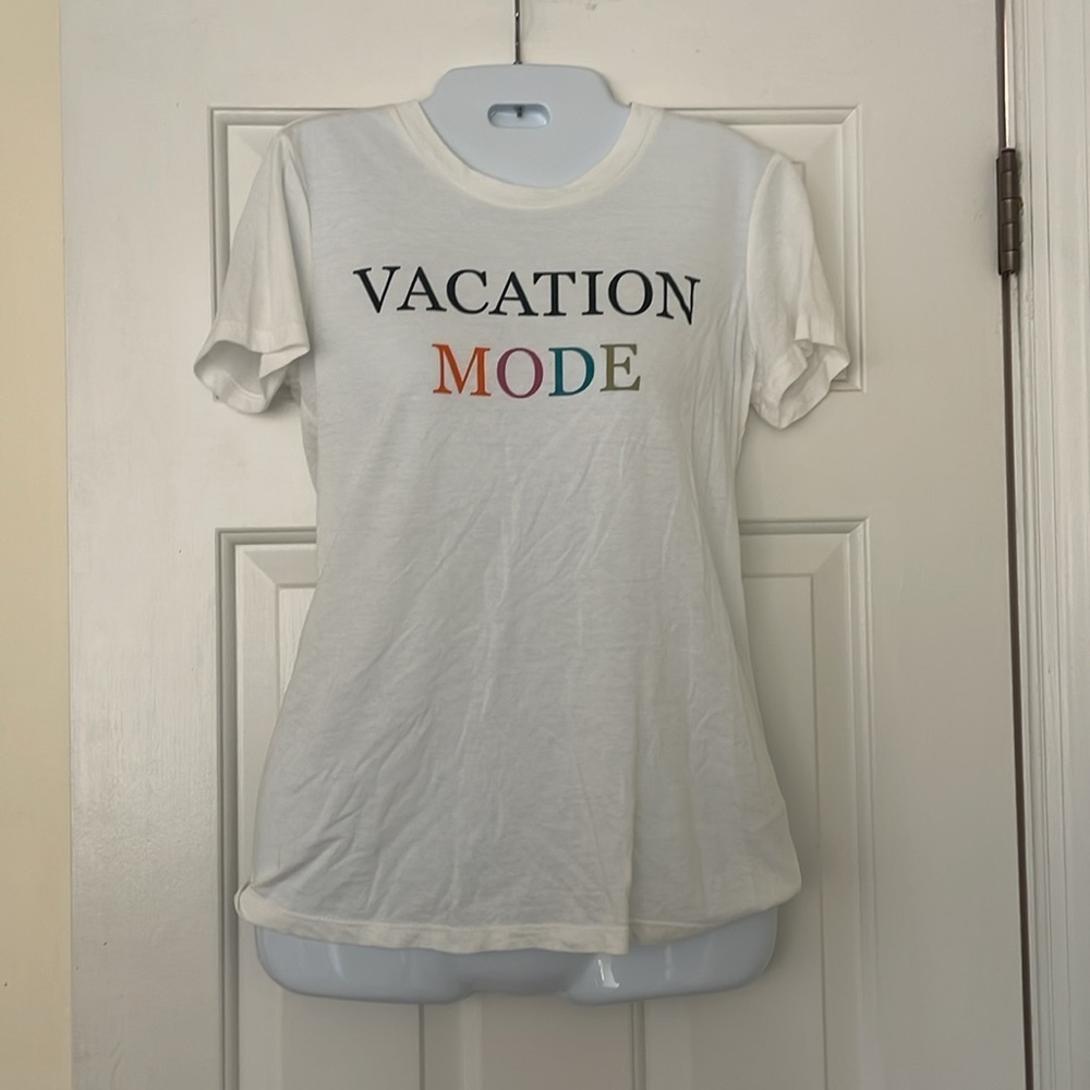 🩷 3/$18 NWOT 1901 Vacation mode multicolor rainbow t shirt cotton Nordstrom